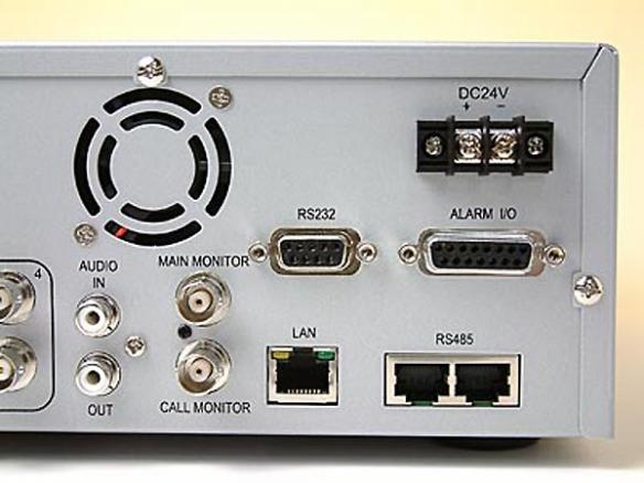 J312-1-0930カメラ4台大容量250GBHDD搭載!防犯用DVR アウトレット
