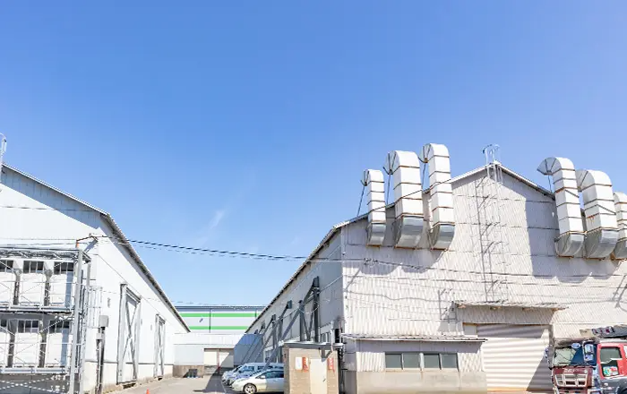 工場の屋外