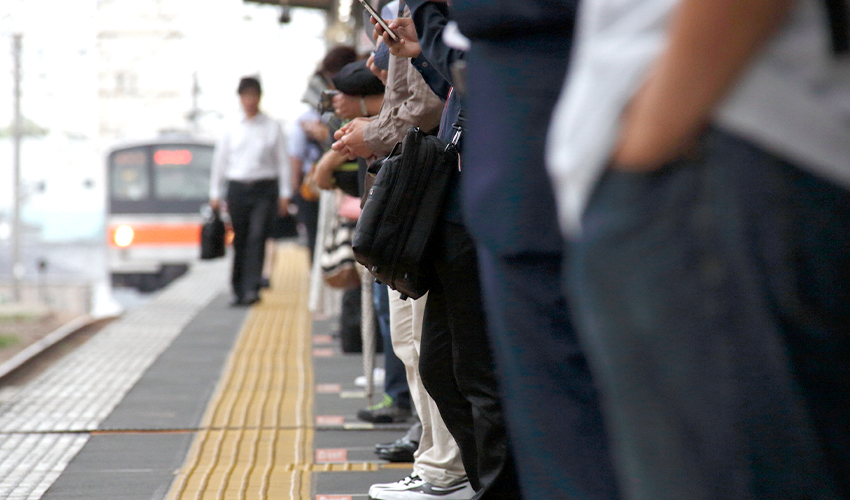 利用者の安全を守る駅の防犯カメラ